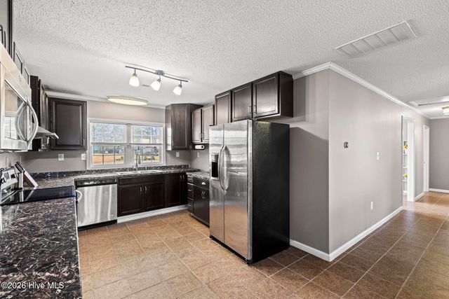 124 Hc Powers Road, Wallace, NC 28466