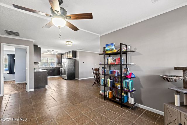 124 Hc Powers Road, Wallace, NC 28466