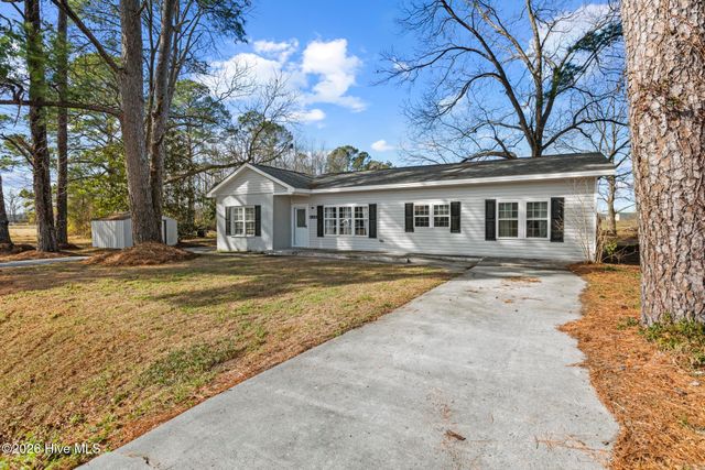 124 Hc Powers Road, Wallace, NC 28466