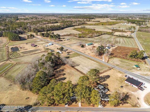 124 Hc Powers Road, Wallace, NC 28466
