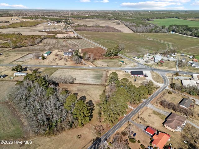 124 Hc Powers Road, Wallace, NC 28466