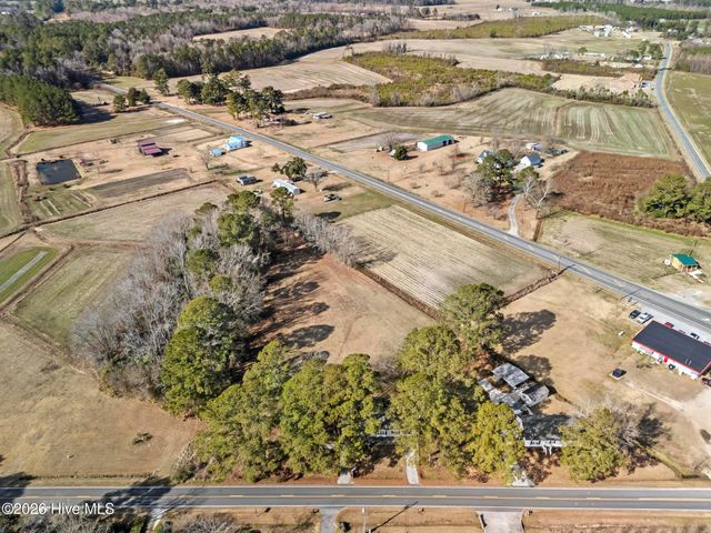 124 Hc Powers Road, Wallace, NC 28466