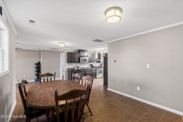 124 Hc Powers Road, Wallace, NC 28466