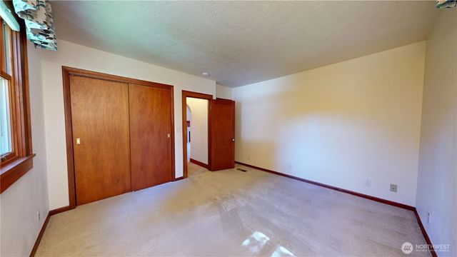 1533 NE Tagholm Road, Poulsbo, WA 98370