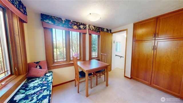 1533 NE Tagholm Road, Poulsbo, WA 98370