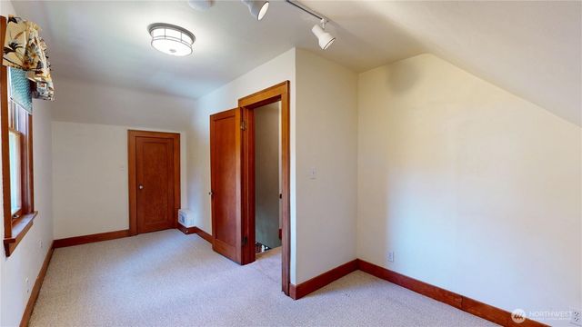 1533 NE Tagholm Road, Poulsbo, WA 98370