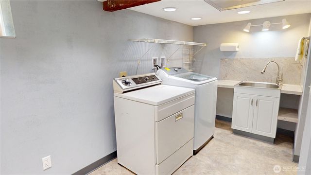 1533 NE Tagholm Road, Poulsbo, WA 98370