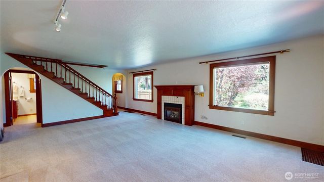 1533 NE Tagholm Road, Poulsbo, WA 98370