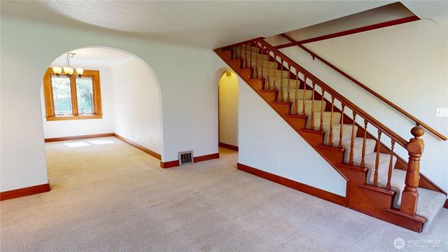 1533 NE Tagholm Road, Poulsbo, WA 98370