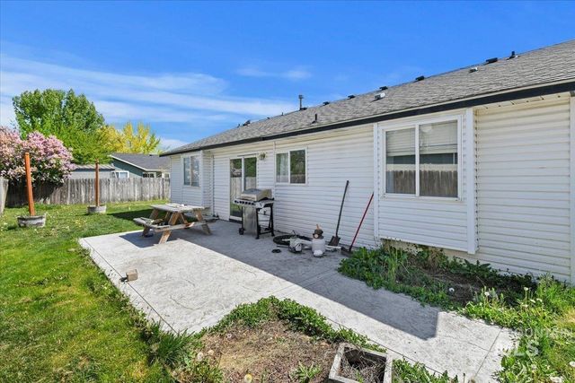 1535 W. Edwards Loop, Nampa, ID 83686