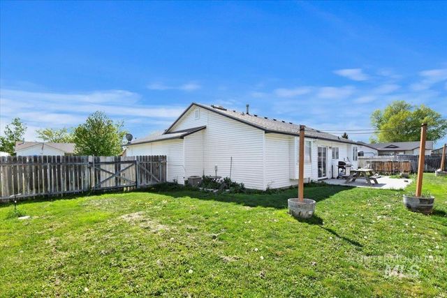 1535 W. Edwards Loop, Nampa, ID 83686