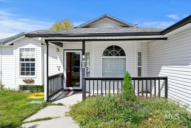 1535 W. Edwards Loop, Nampa, ID 83686