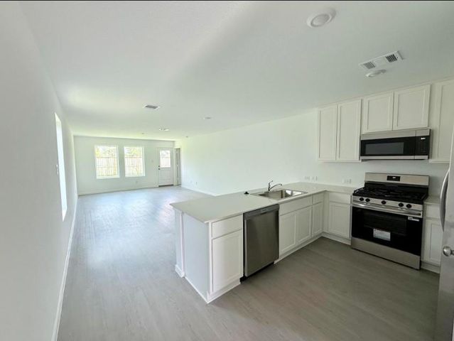 932 Capracotta Drive, Huffman, TX 77336