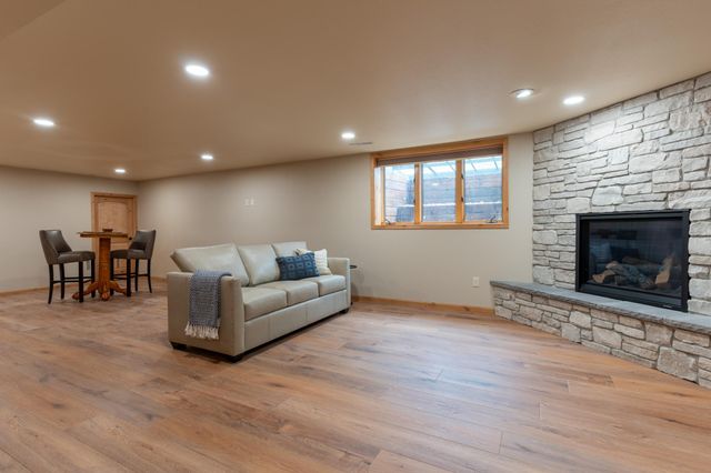 2541 S 26th Avenue S, Fargo, ND 58103