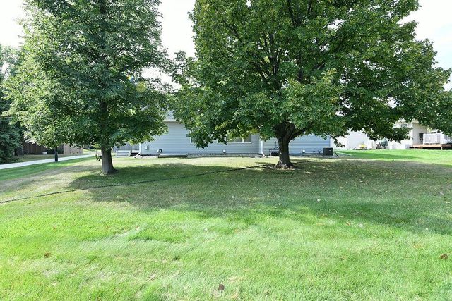 2541 S 26th Avenue S, Fargo, ND 58103