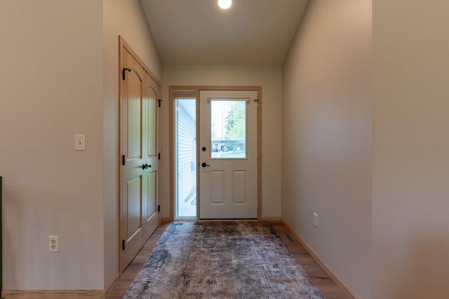 2541 S 26th Avenue S, Fargo, ND 58103