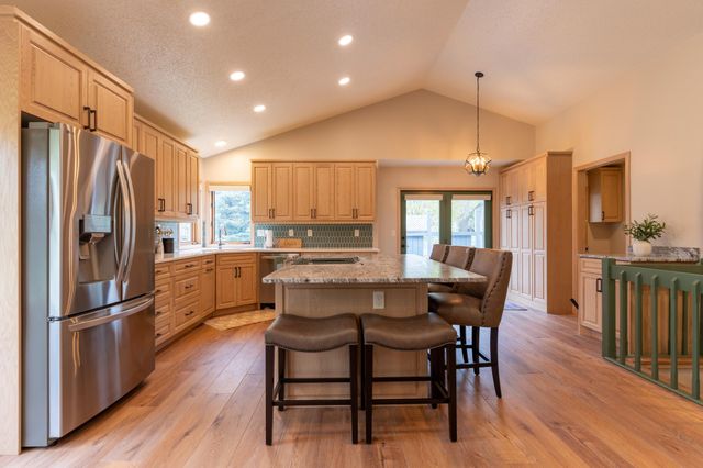2541 S 26th Avenue S, Fargo, ND 58103