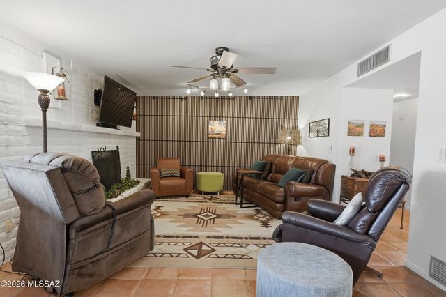 150 W Calle Melendrez, Green Valley, AZ 85614