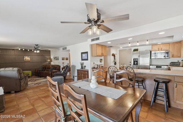 150 W Calle Melendrez, Green Valley, AZ 85614