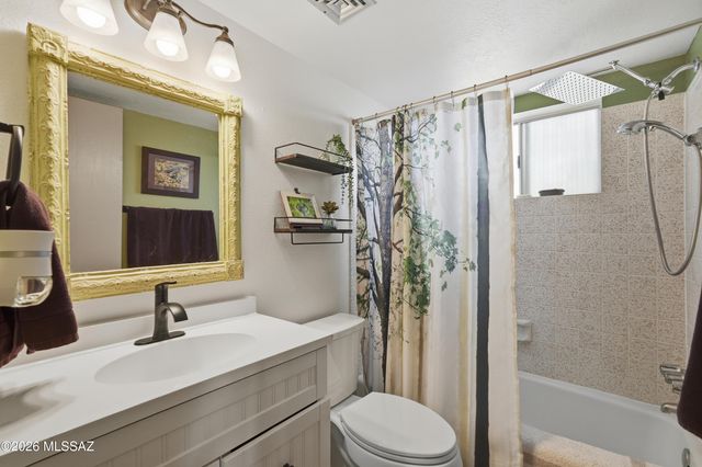 150 W Calle Melendrez, Green Valley, AZ 85614