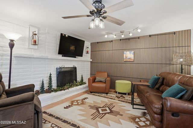 150 W Calle Melendrez, Green Valley, AZ 85614