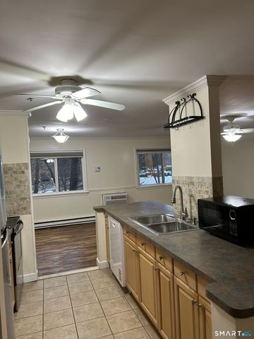 14 Newtown Road B3, Danbury, CT 06810