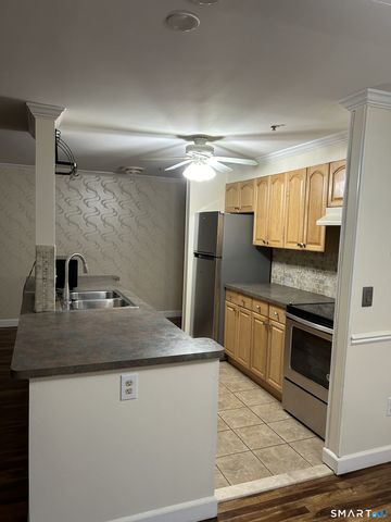 14 Newtown Road B3, Danbury, CT 06810