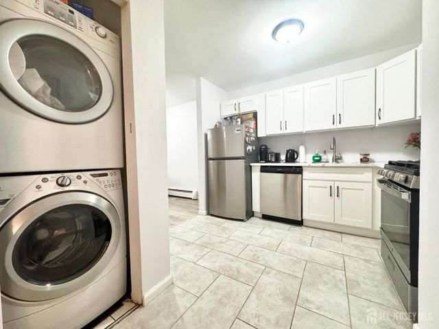 528 Cricket Lane, Woodbridge Proper, NJ 07095