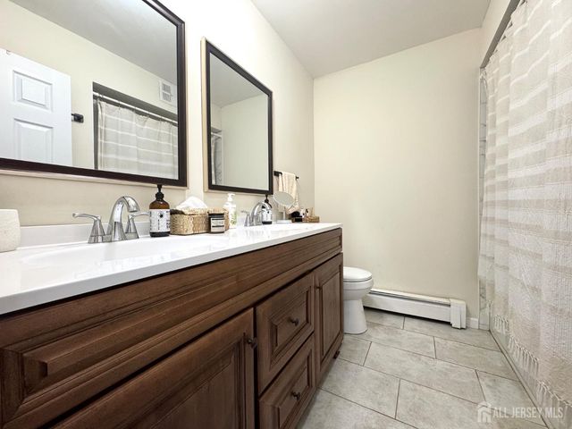 528 Cricket Lane, Woodbridge Proper, NJ 07095