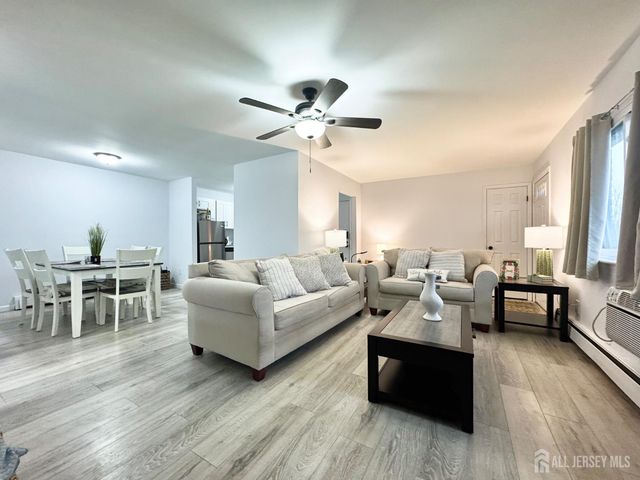 528 Cricket Lane, Woodbridge Proper, NJ 07095