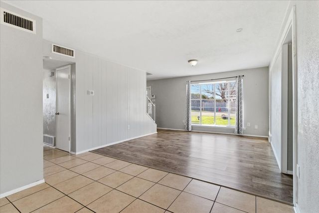 837 S Hampshire Street, Saginaw, TX 76179