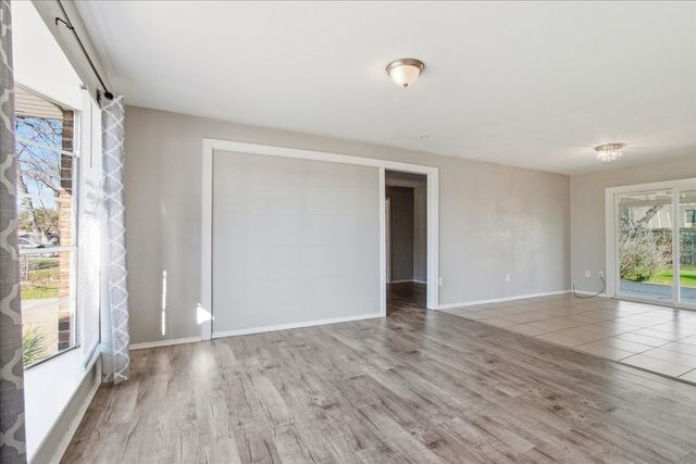 837 S Hampshire Street, Saginaw, TX 76179