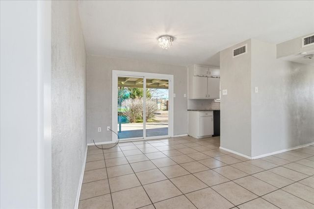 837 S Hampshire Street, Saginaw, TX 76179