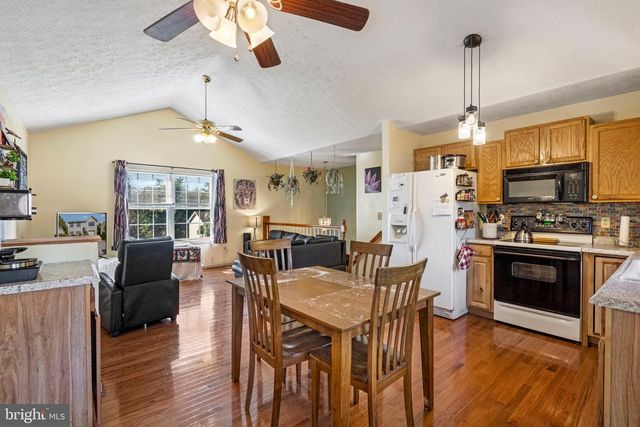65 MOONLIGHT LN, Martinsburg, WV 25404