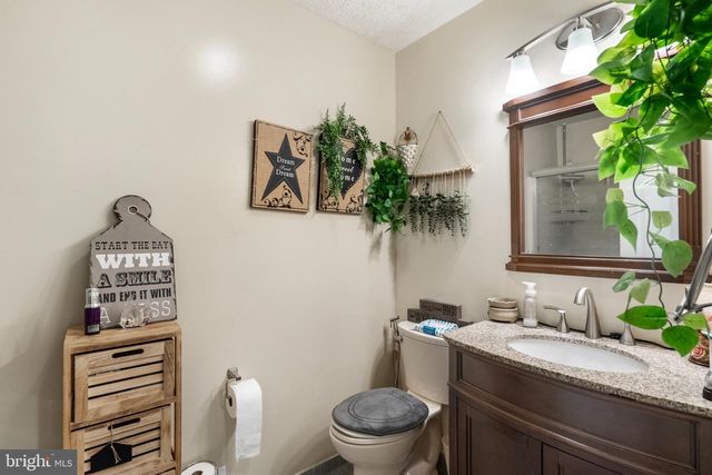 65 MOONLIGHT LN, Martinsburg, WV 25404