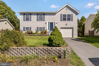 65 MOONLIGHT LN, Martinsburg, WV 25404