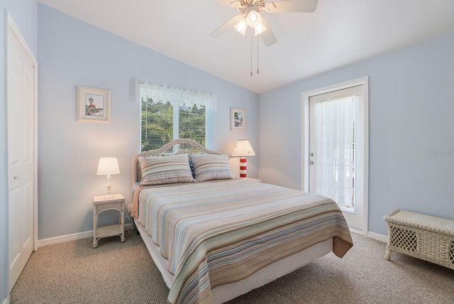 2804 AVENUE C, Holmes Beach, FL 34217