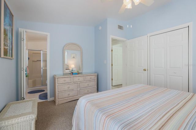 2804 AVENUE C, Holmes Beach, FL 34217