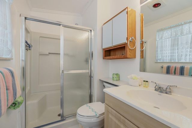 2804 AVENUE C, Holmes Beach, FL 34217