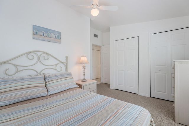 2804 AVENUE C, Holmes Beach, FL 34217