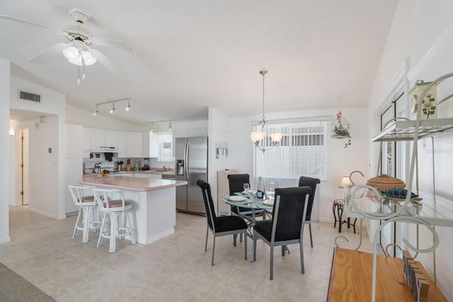 2804 AVENUE C, Holmes Beach, FL 34217