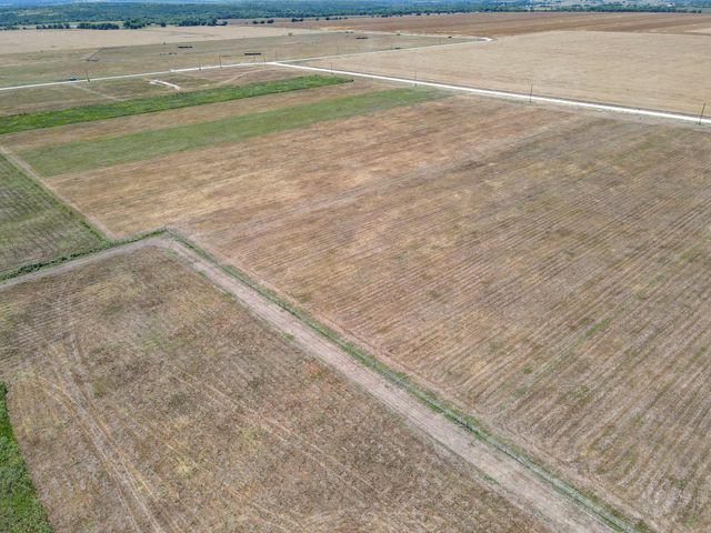 9125 County Road 101A, Grandview, TX 76050