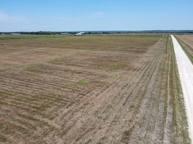 9125 County Road 101A, Grandview, TX 76050
