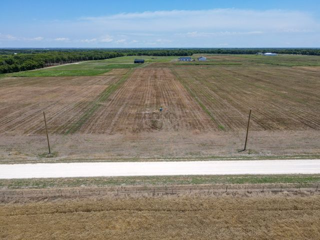 9125 County Road 101A, Grandview, TX 76050