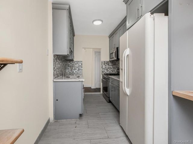 475 Bronx River Road 5C, Yonkers, NY 10704
