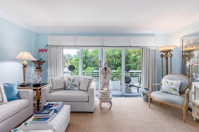 250 Bradley Place 202, Palm Beach, FL 33480