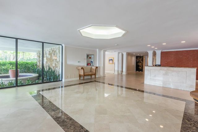 250 Bradley Place 202, Palm Beach, FL 33480