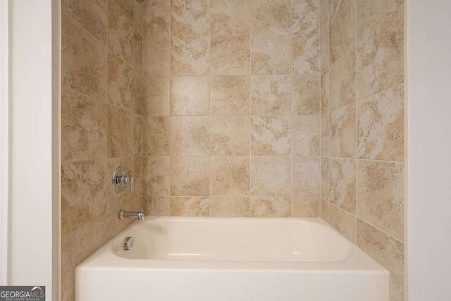 4240 Hickory Pines Alley, Doraville, GA 30360