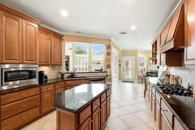 8111 Highland Green Drive Drive, Sugar Land, TX 77479