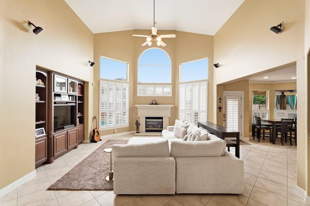 8111 Highland Green Drive Drive, Sugar Land, TX 77479